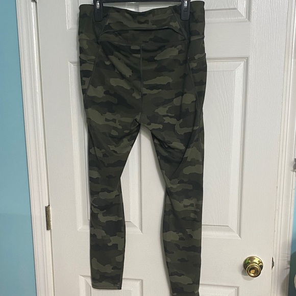Duluth Trading Co Green Camouflage Leggings - Picture 8 of 10